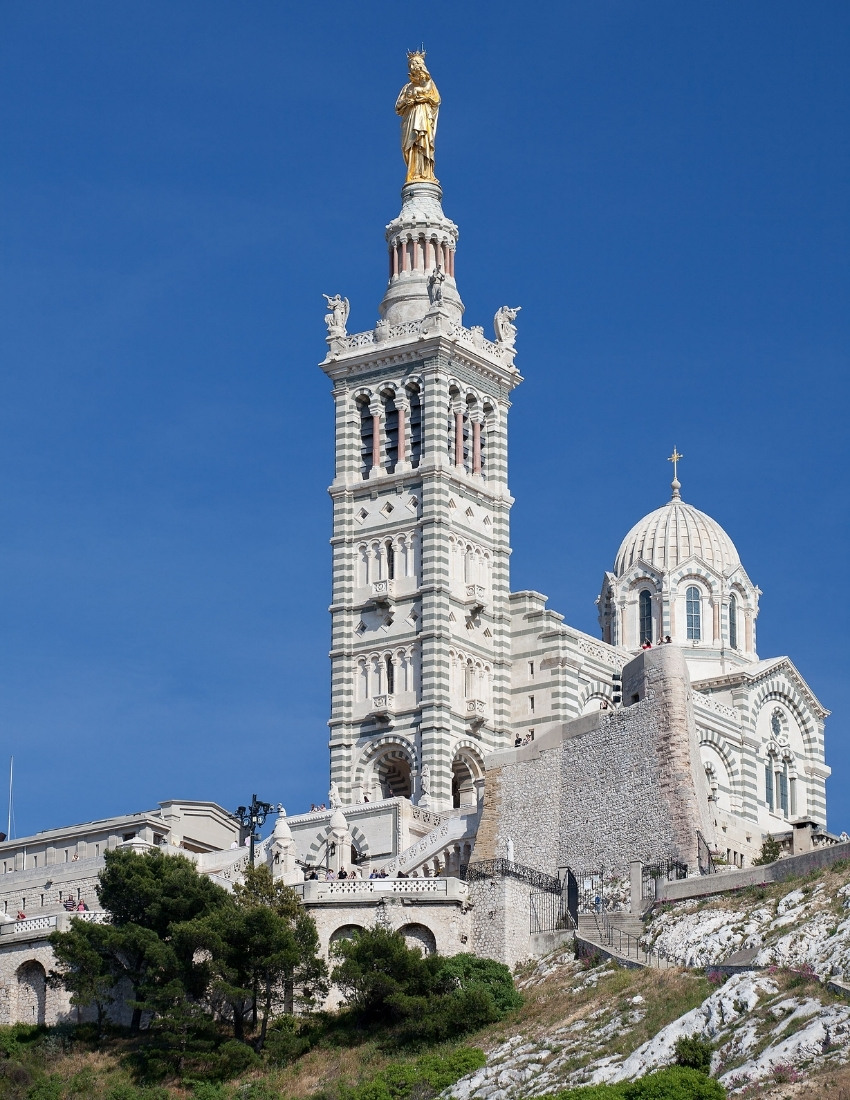 16-famous-landmarks-in-france-that-you-must-visit-at-least-once-in-your