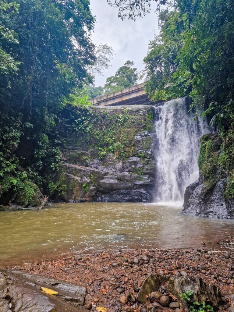 ma cuu waterfall in costa rica