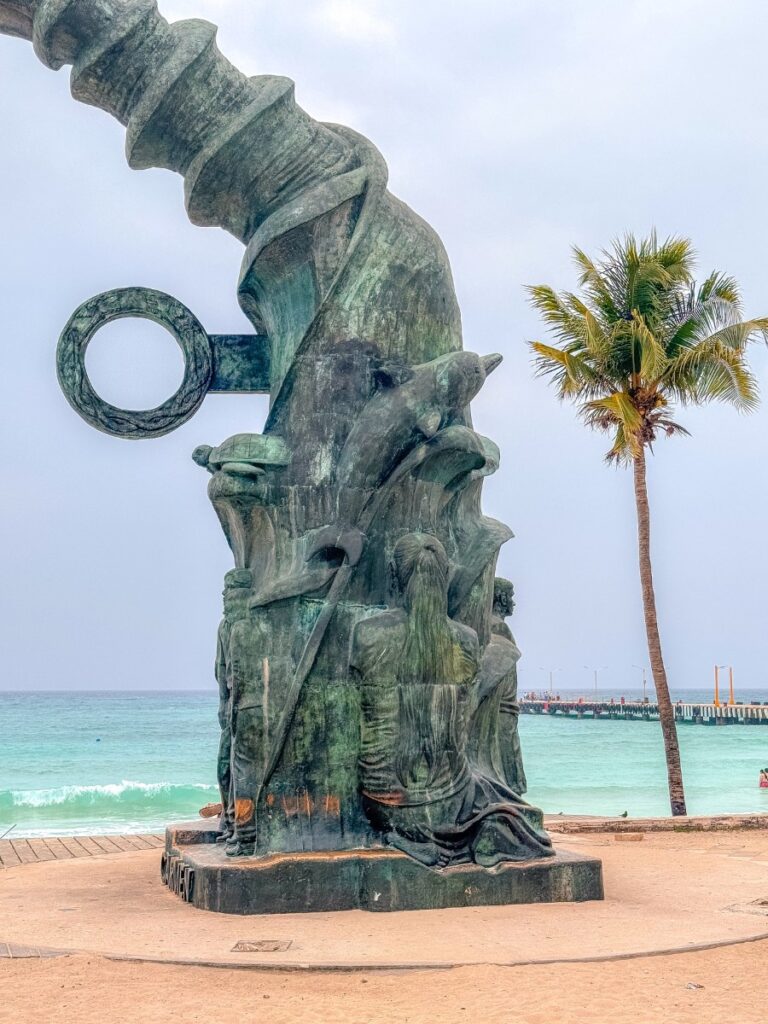 Parque Los Fundadores in playa del carmen